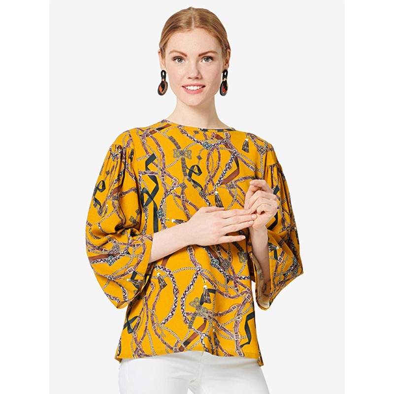 Pattern Blouse of a flared...