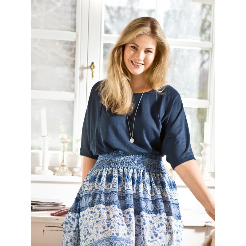 Pattern Blouse of flared...