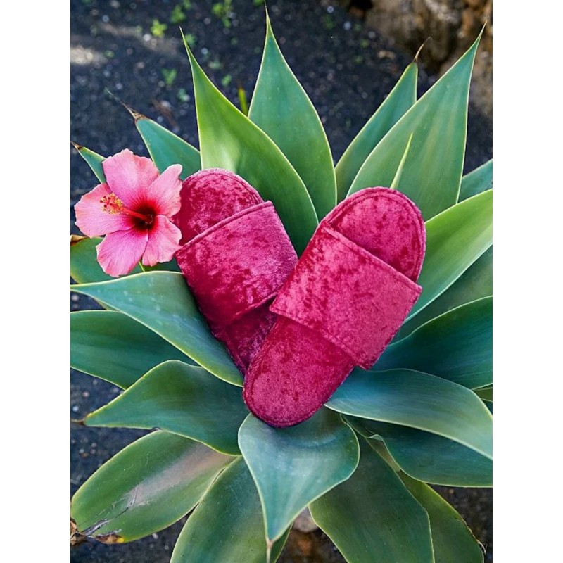 Pattern Velvet slippers...
