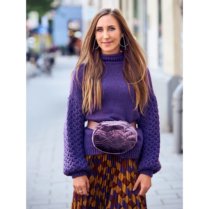 Pattern Velvet belt bag...