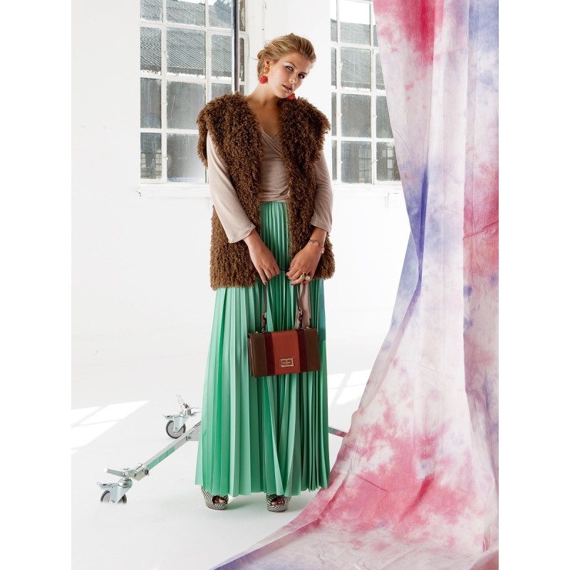 Pattern Long pleated skirt...