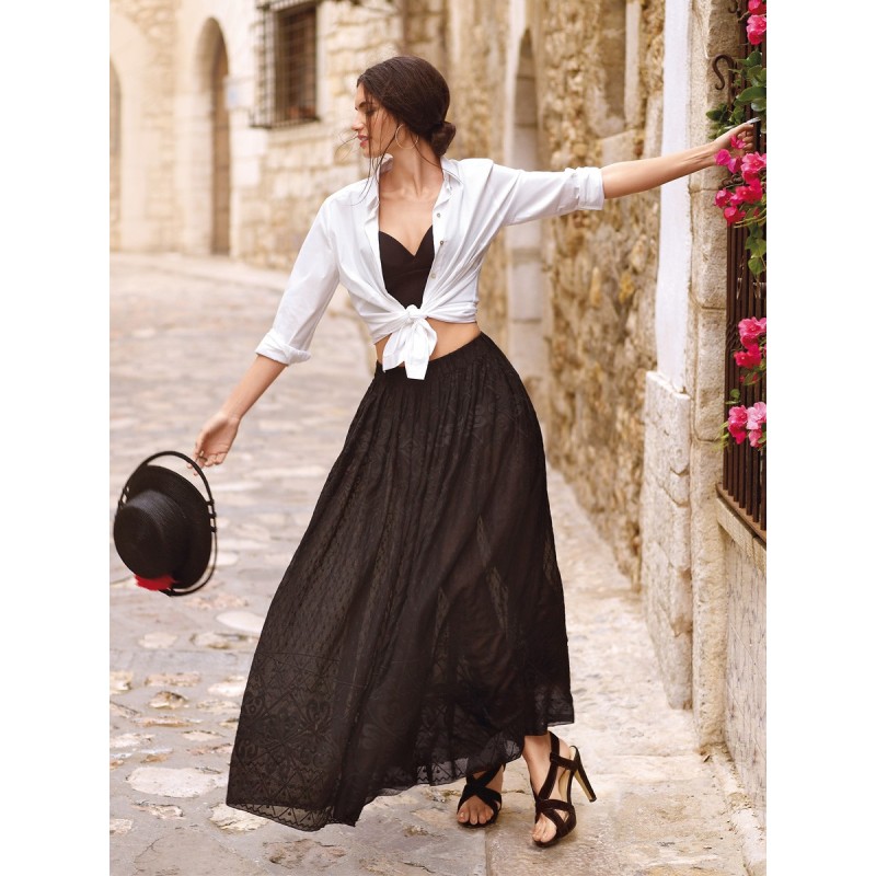 Pattern Maxi skirt on an...