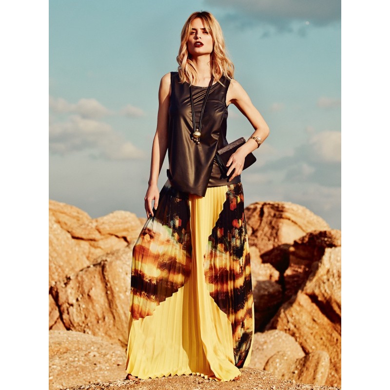 Pattern Long pleated skirt...