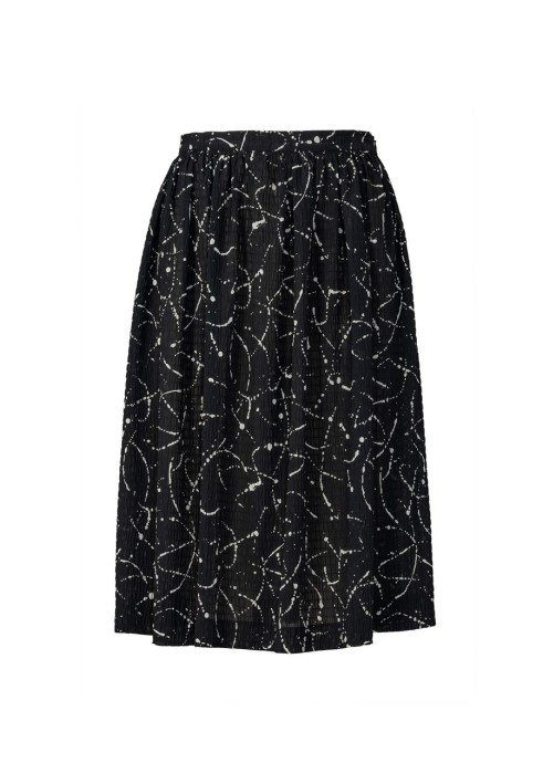 Pattern A skirt with a lush cut of a flared silhouette (Burda 2/2023, pattern number 127)