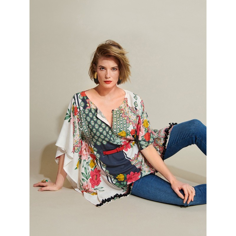 Tunic-poncho pattern of a...